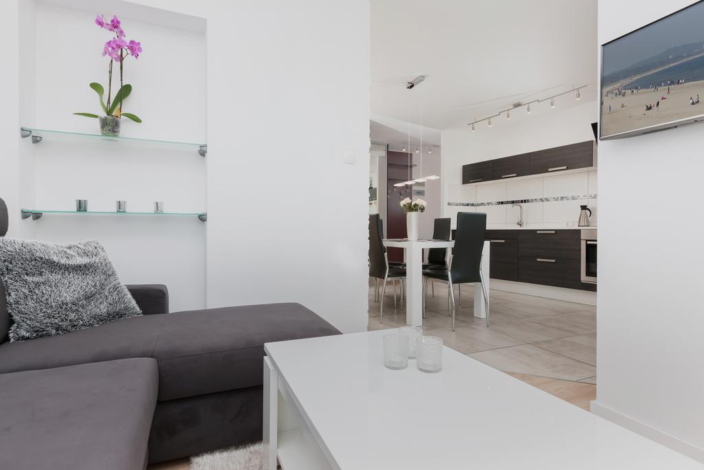 Riverside Apartment With Balcony By Noclegi Renters Свіноуйсьце Екстер'єр фото