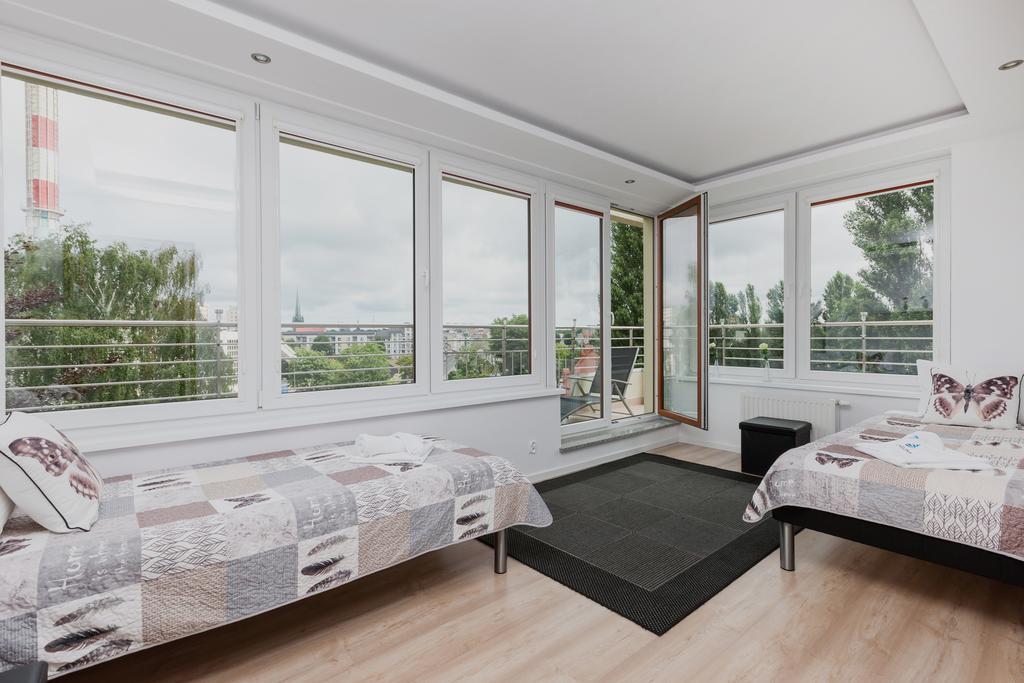 Riverside Apartment With Balcony By Noclegi Renters Свіноуйсьце Екстер'єр фото